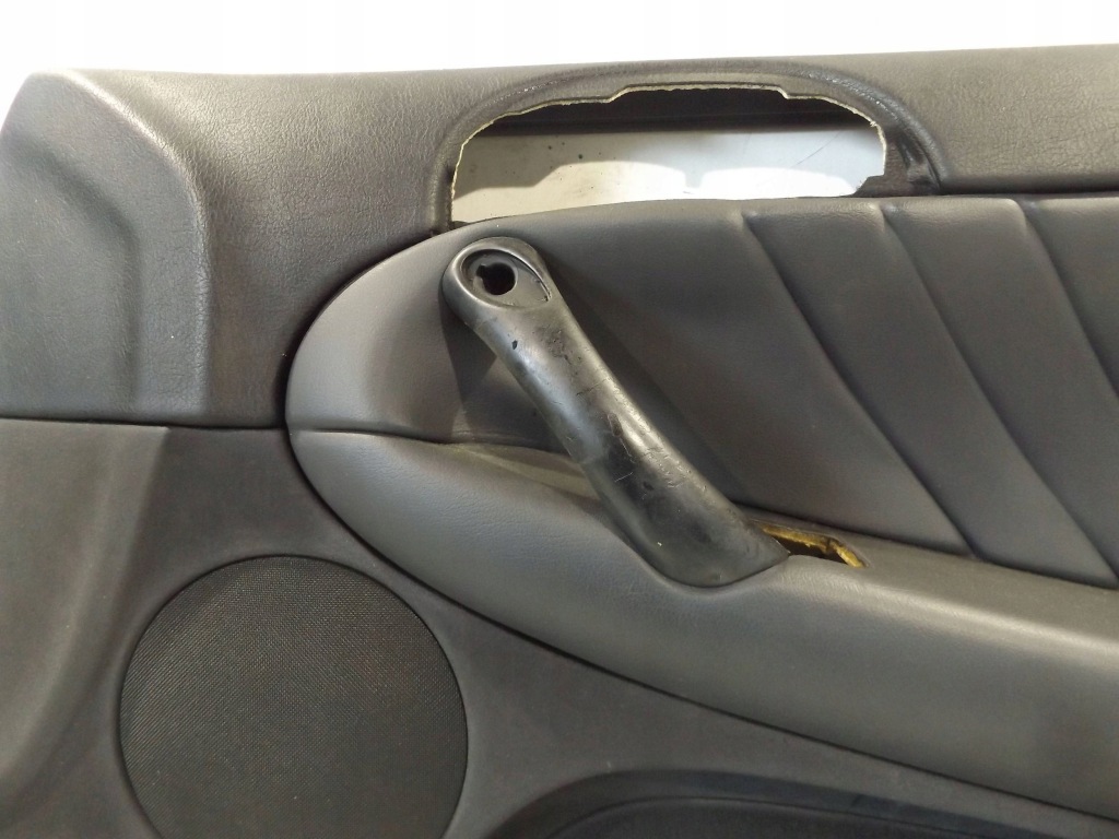 Alfa 147 3d обшивка двері правий перед Ціна