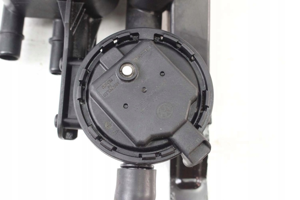 Audi a4 a5 бак уголь активированного 8w0201801b 8w0201801e 8w0201801f 8w0201 Киев