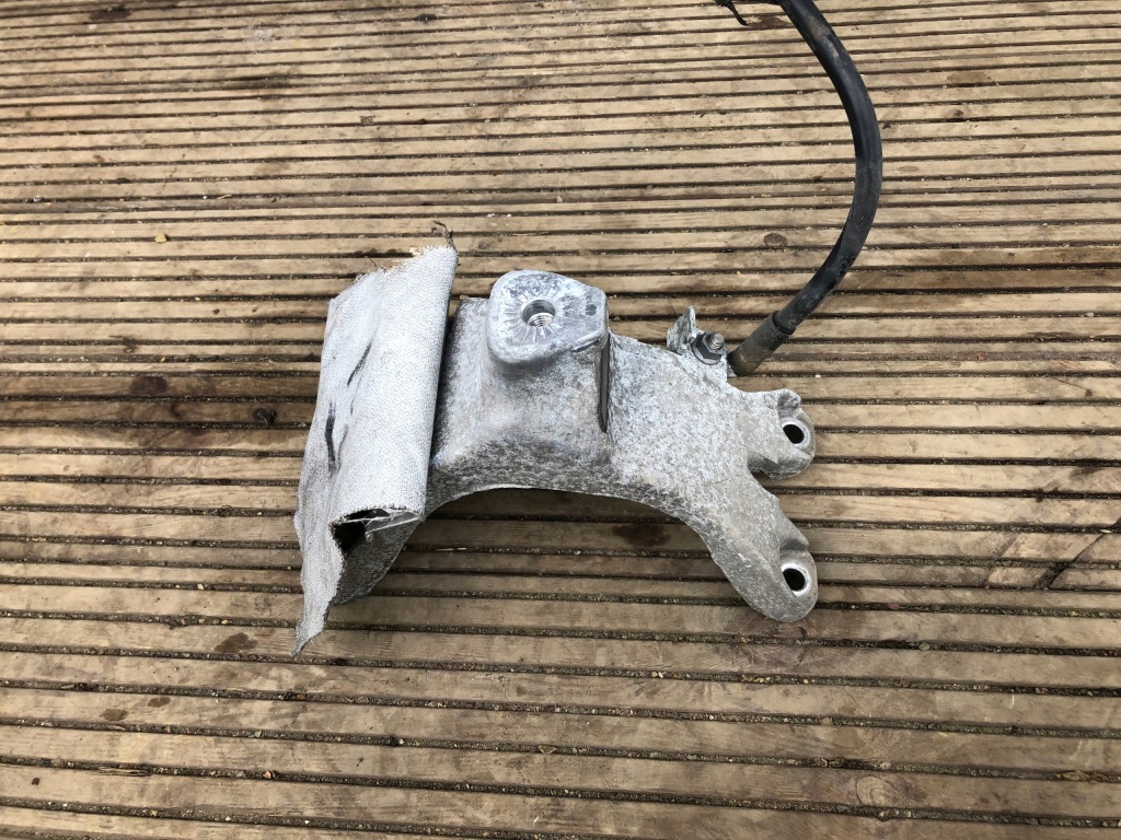 Купити Audi a4 b8 a5 кронштейн двигуна 8k0199308