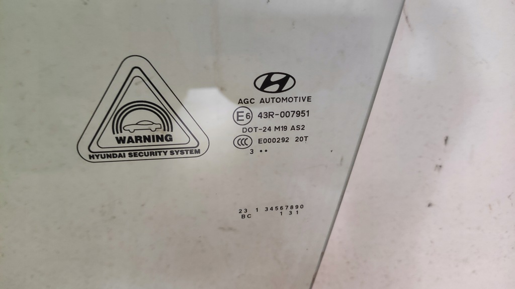 фото №2, Hyundai ix35 стекло дверь боковая левая перед 13 rok