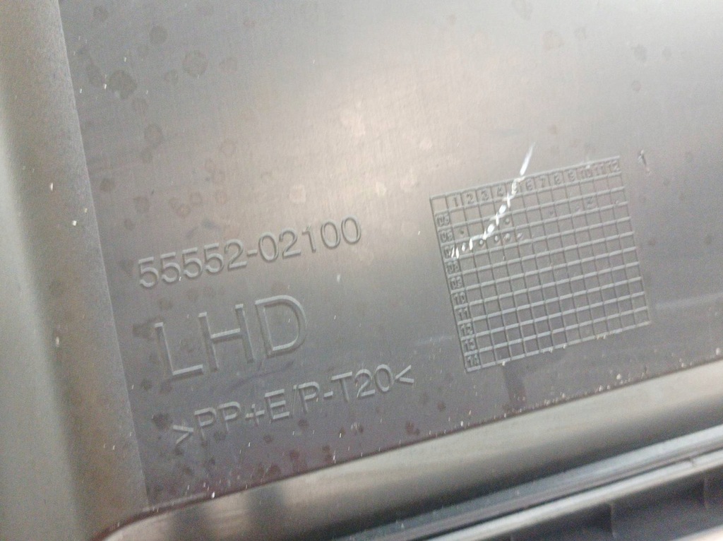 фото №6, Бардачок правый пассажира e15 toyota auris i 2006-2012