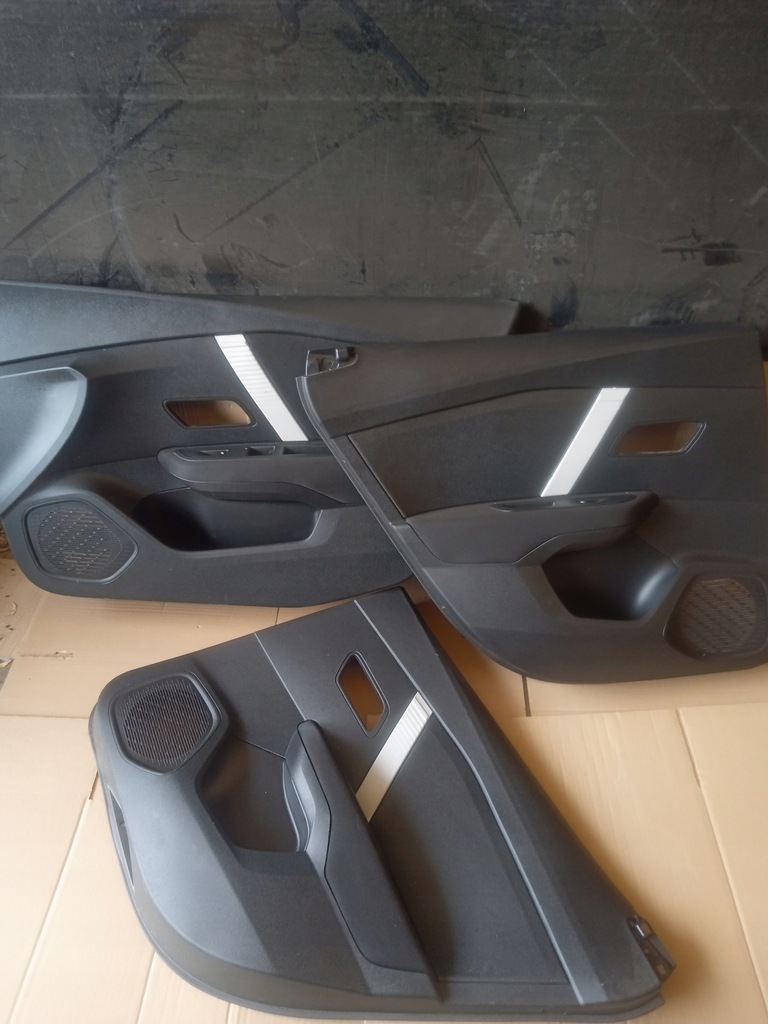 фото №1, Citroen c4 iii оббивка