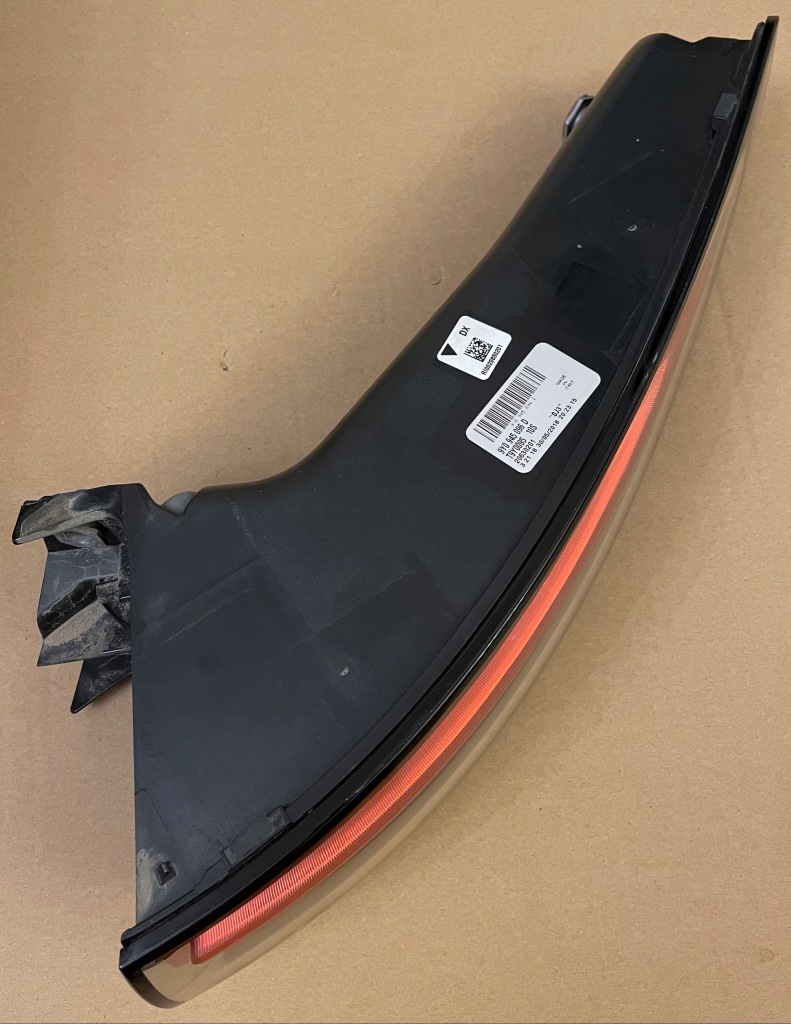 Porsche cayenne 2017-2021 год правый  фара задний  led Оригинал