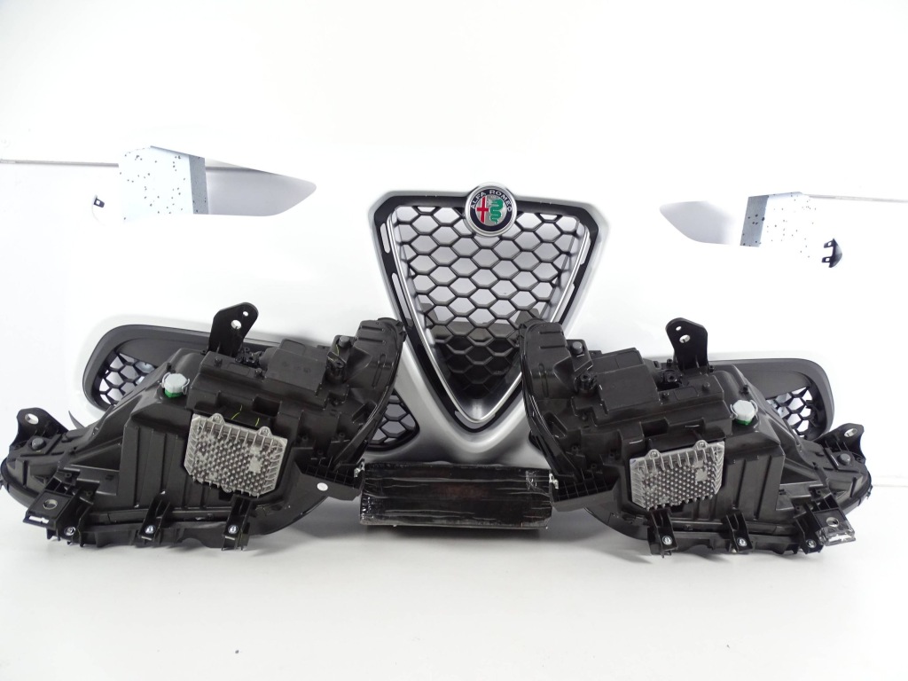 Бампер перед передній alfa romeo stelvio + ліхтарі  правий ліва full led Київ