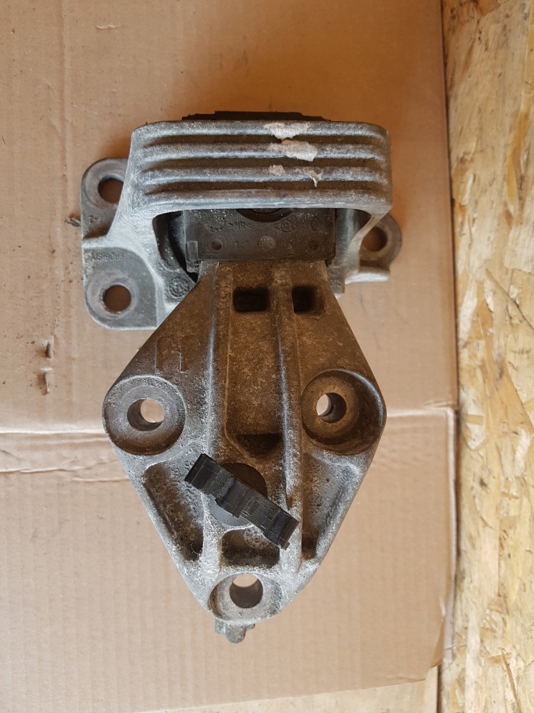 фото №1, Renault scenic iii 1.5 dci кронштейн подушка двигателя
