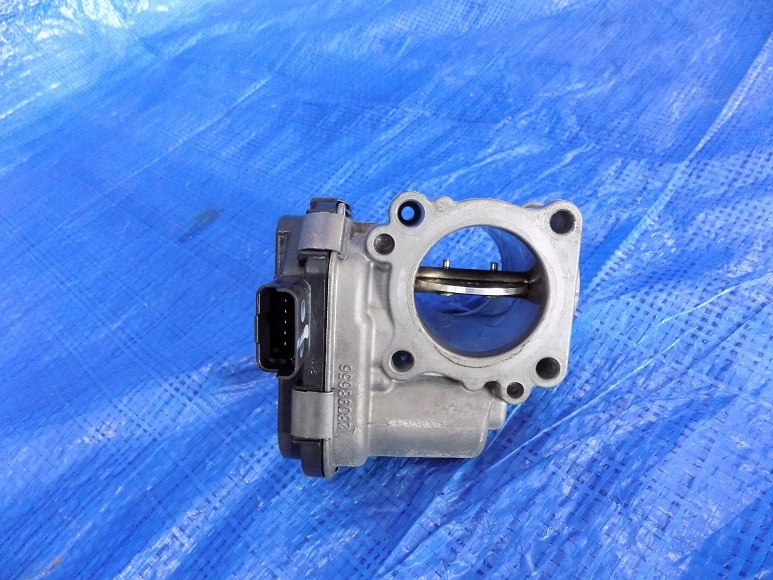 фото №1, Дросельна заслінка peugeot 3008 lift 1,6 ehdi