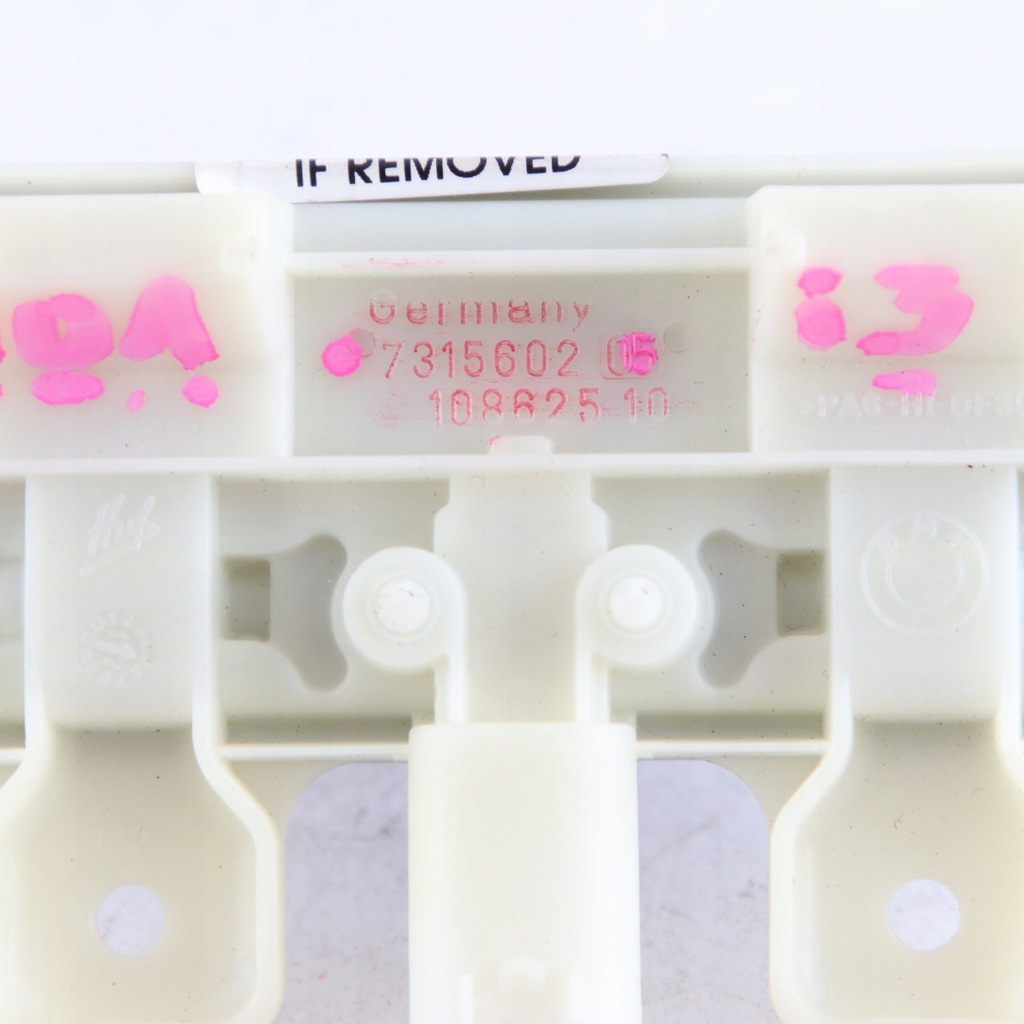 фото №12, Bmw i3 i01 кнопка мікровимикач відкривання кришки багажника 7315602