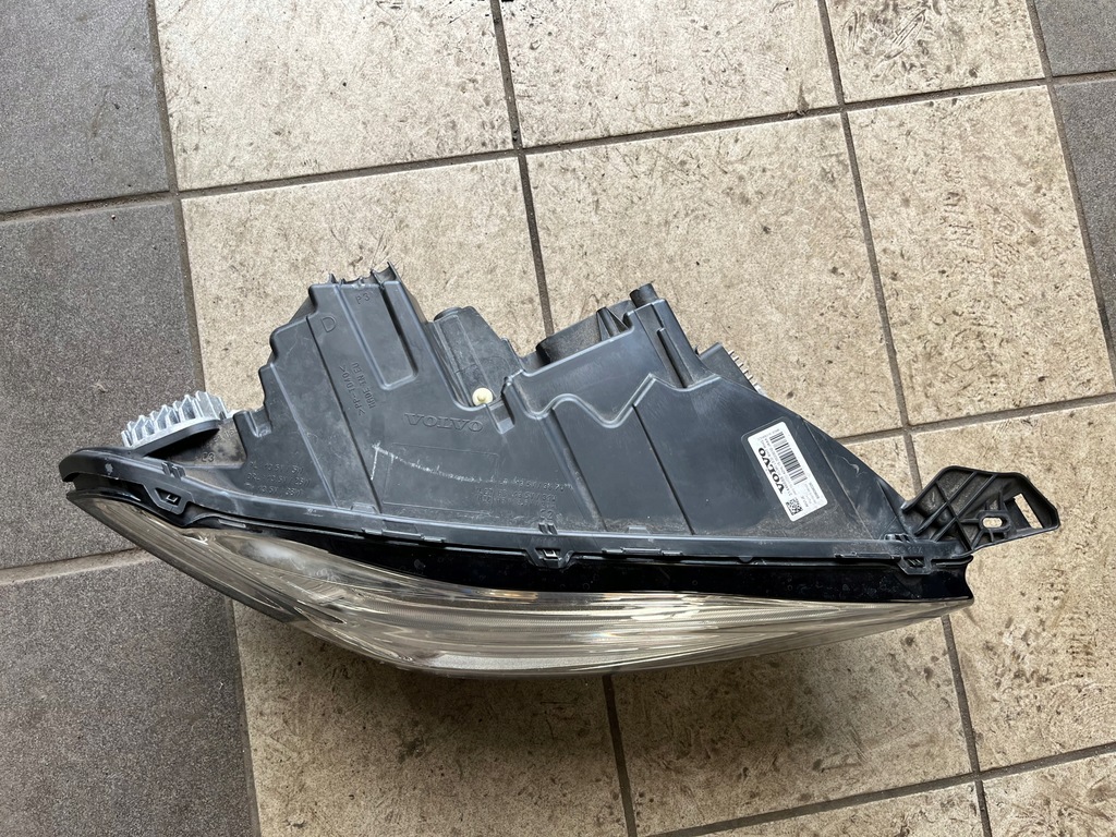 фото №6, Лампа правая передняя volvo xc90 комплектная