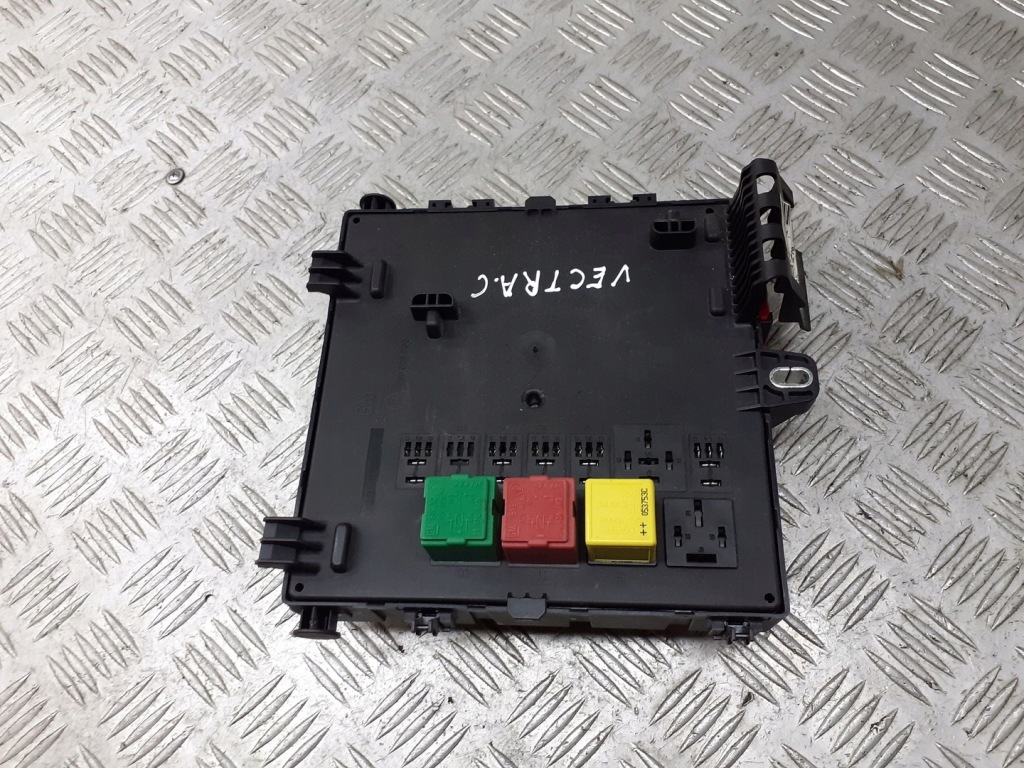 фото №1, Коробка предохранителей vectra c 1.9 cdti 13205778