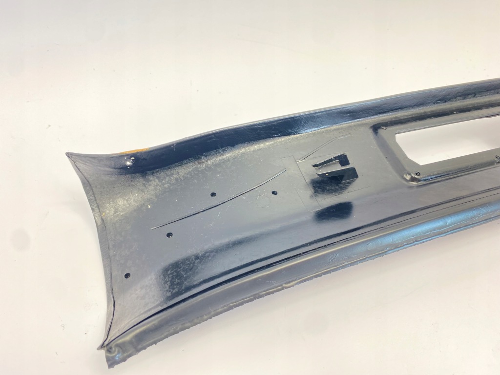 Пластик защита стойка d багажника mercedes w124 универсал чёрный 1246920589 Киев