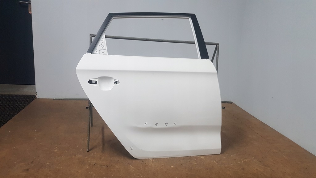 фото №1, Kia carens iv 4 дверь задние задняя правое