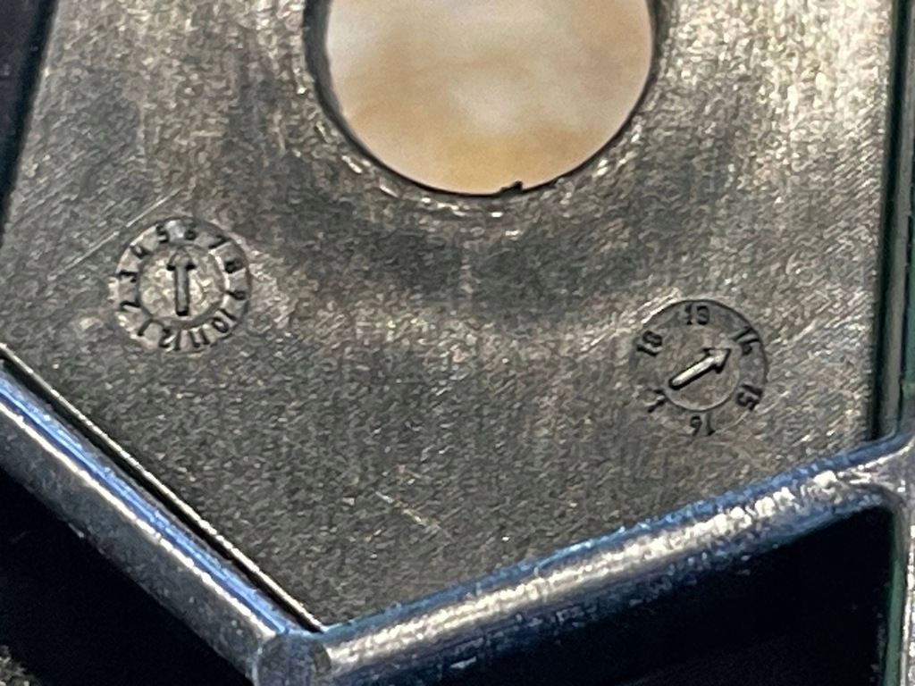 фото №8, Audi tt iii 3 8s 14-23 напрямна кронштейн кронштейн бампера правий задня задній