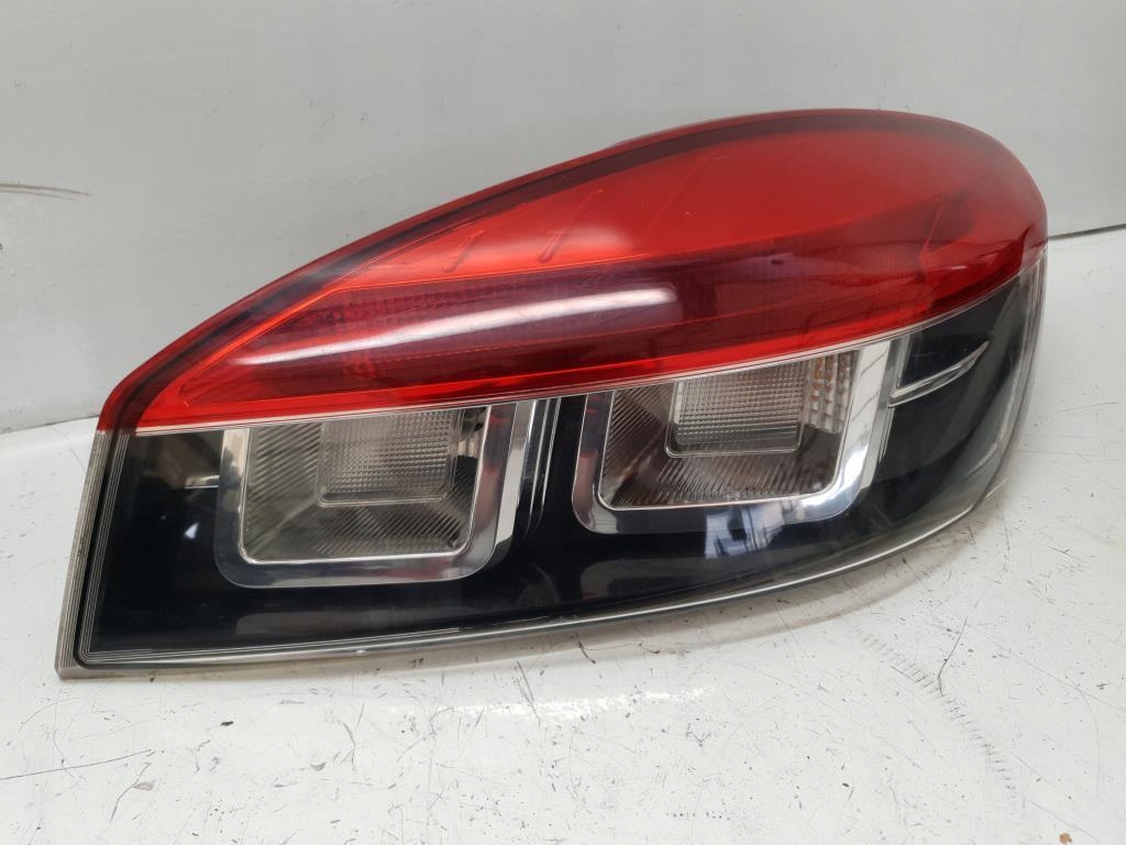 фото №2, Лампа права задня renault megane iii coupe