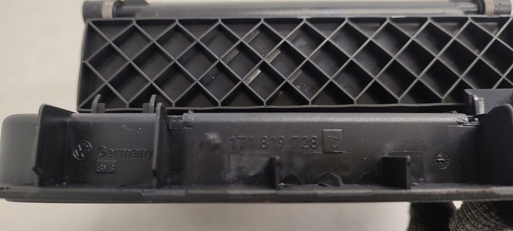 фото №8, Решётки решётка обдув бардачок vw touran 1,9 tdi