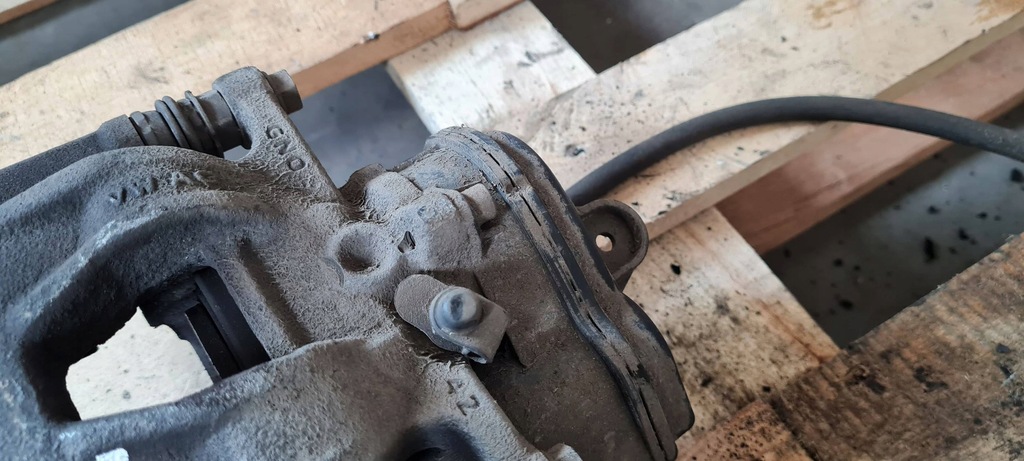 фото №7, A6 c8 4k суппорт тормозной левый задняя задний 2.0 tdi 4k0405q a7 4k