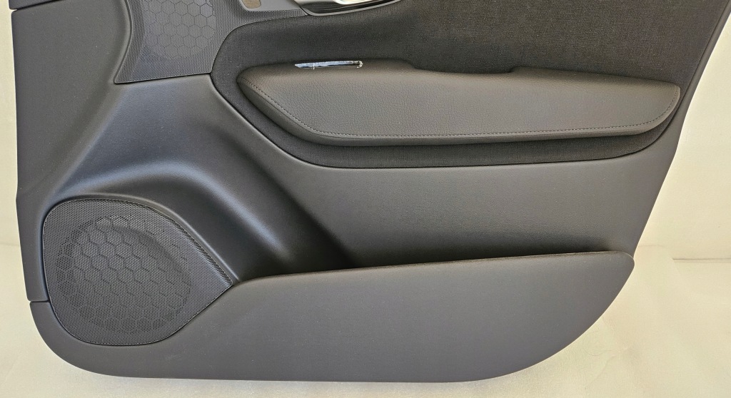 Обшивка панель дверь правый перед volvo xc90 ii 31393114 с Разборки