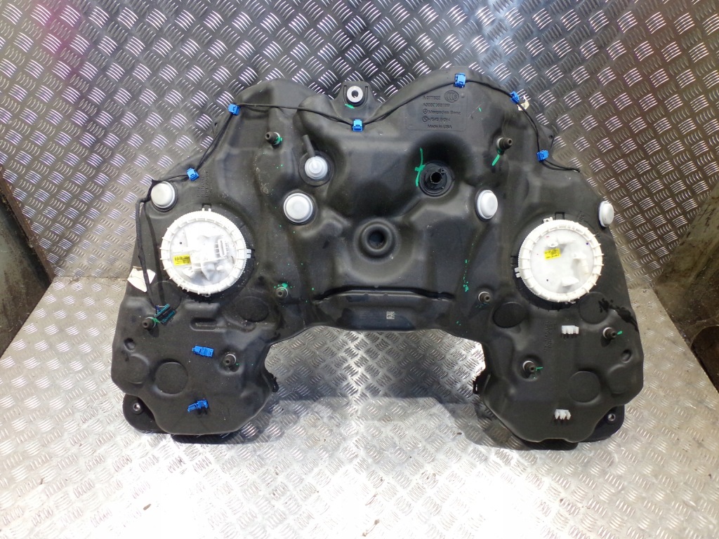 Купить Gle w166 бак топлива a1664710101 80km mercedes