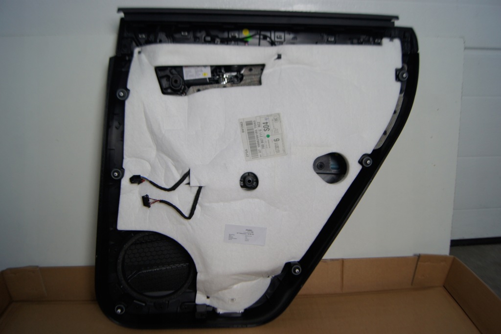 Gd touareg обивка дверь левое  задняя кожа декоративная с Разборки