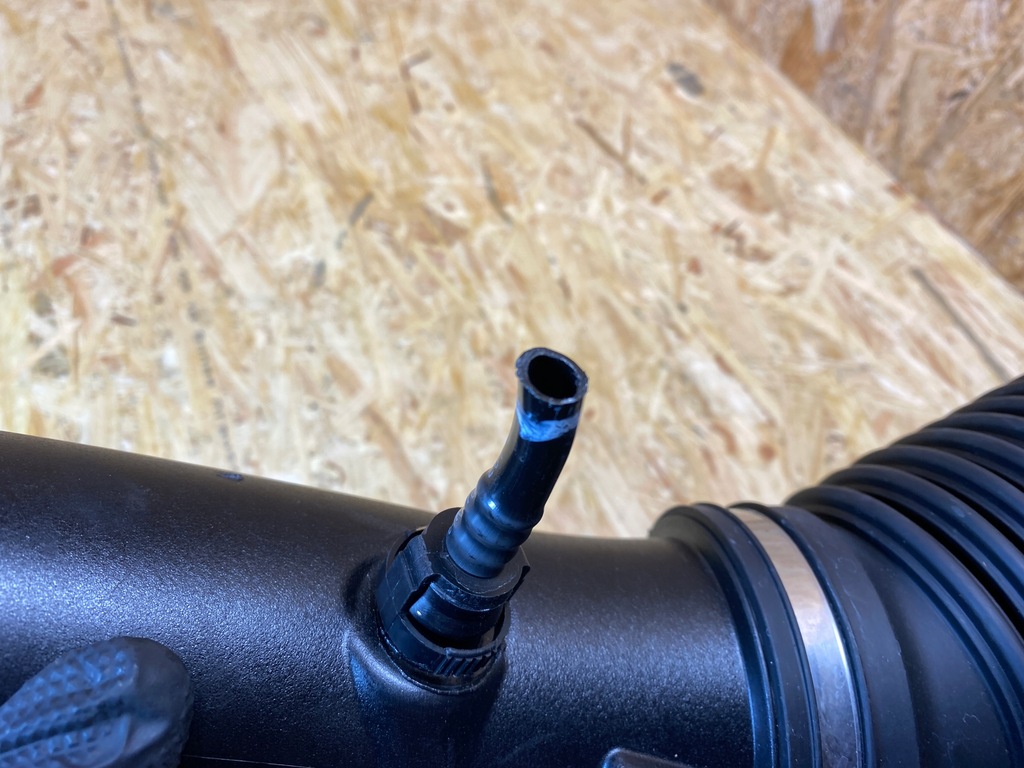 фото №10, Труба шланг wąż повітря інтеркулер audi rsq3 rs3 07k129665f 83a129624a