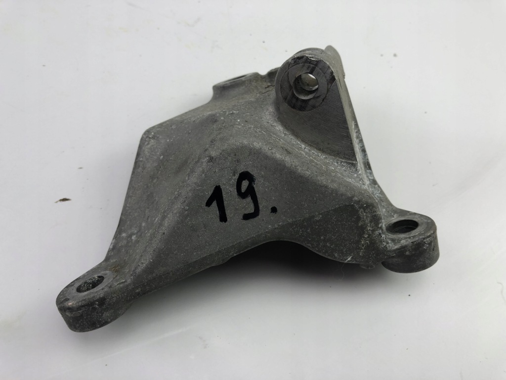 Renault кронштейн кронштейн генератора 117107507r Недорого