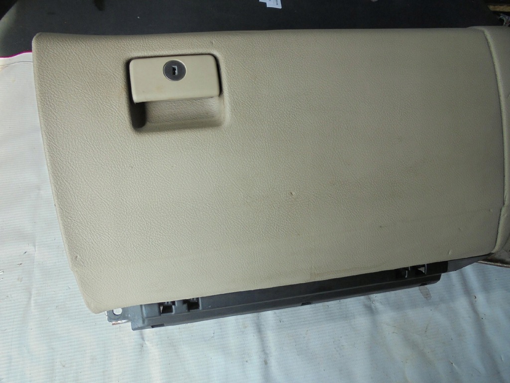 фото №2, Бардачок пассажира lexus rx ii 400h 2007