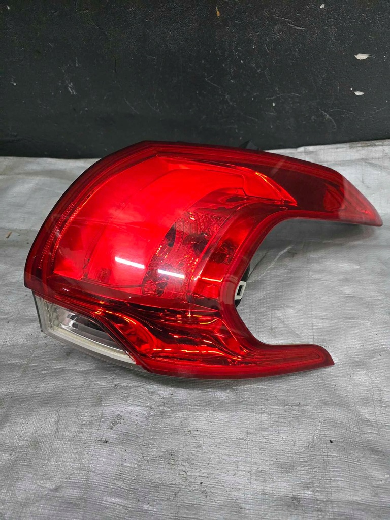 фото №1, Лампа задня права peugeot 2008 i 9678074380