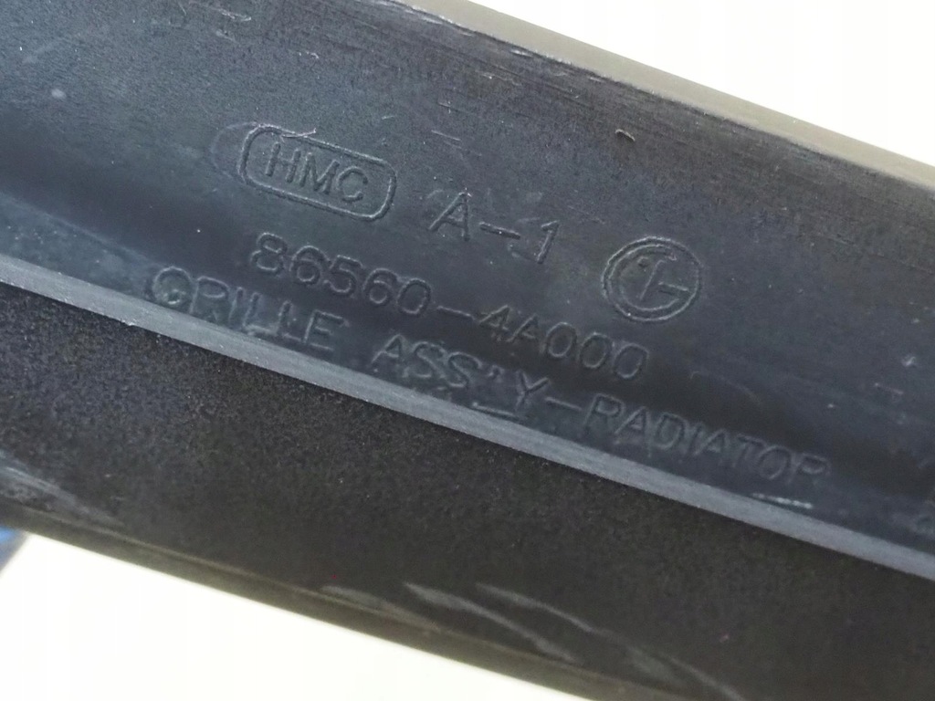 фото №15, Hyundai h-1 h200 starex 97- решётка радиатора эмблема