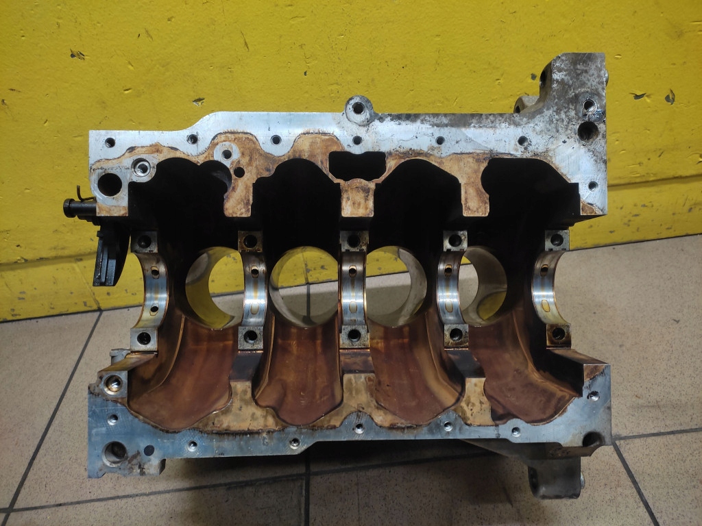 фото №6, Vw touran 1.6 fsi блок двигателя bag