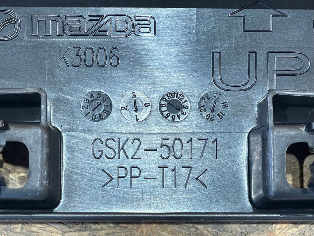 фото №8, Mazda 6 gj iii 3 lift 18-24 молдинг подкладка pod номерной знак бампер перед