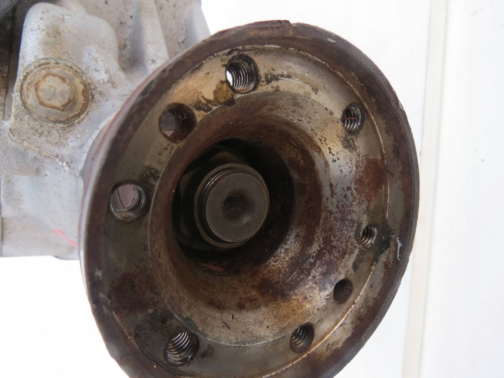 фото №9, Редуктор коробки volvo xc90 30700016