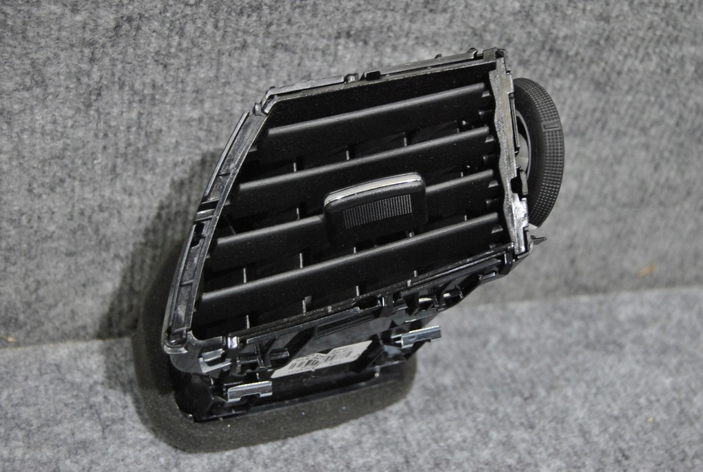 фото №1, Nissan qashqai j11 решётка обдув консоли левая