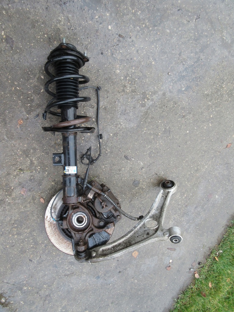 фото №1, Поворотный кулак амортизационная стойка правый перед hyundai i40 1.7