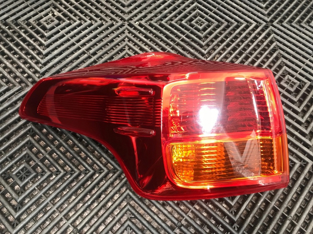 фото №1, Лампа левая задняя toyota rav4 iv 2012-2015