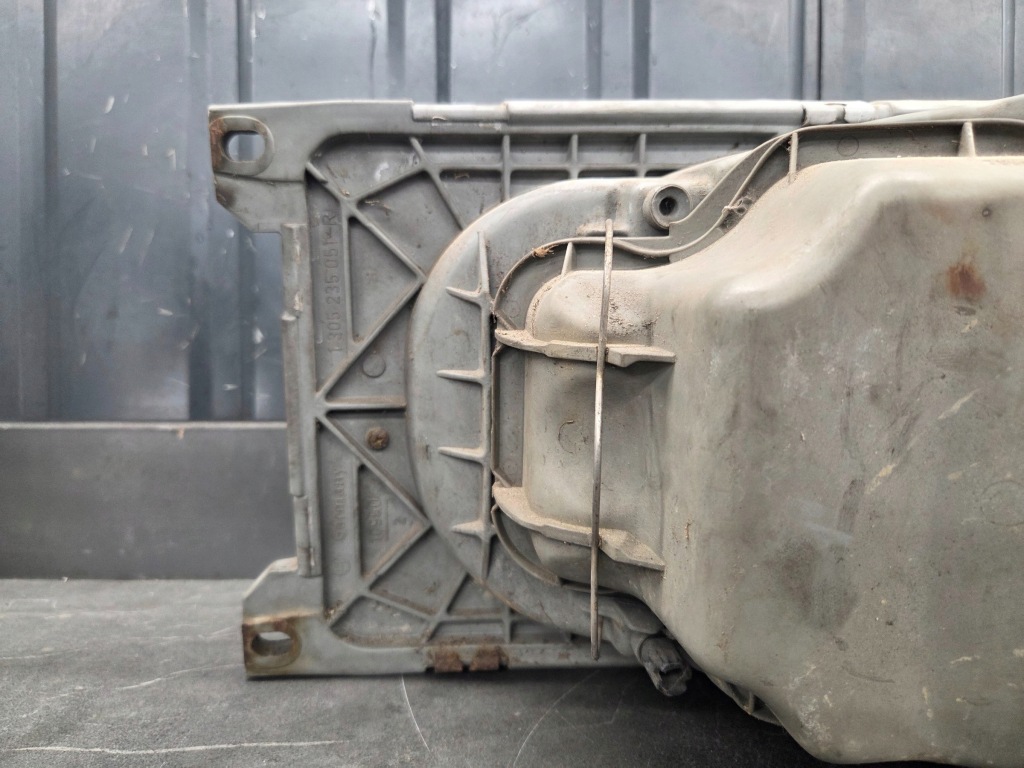 1305235051r фара правый mercedes w123 bosch Цена