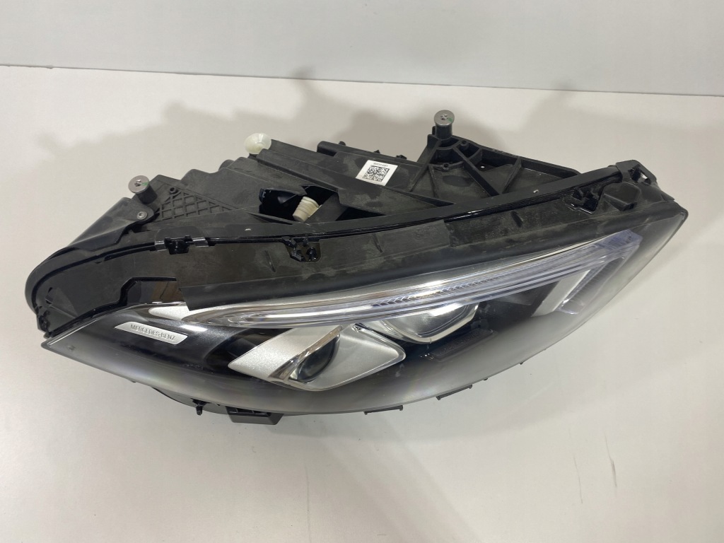 Mercedes a klasa 177 perrformance led правый перед Недорого