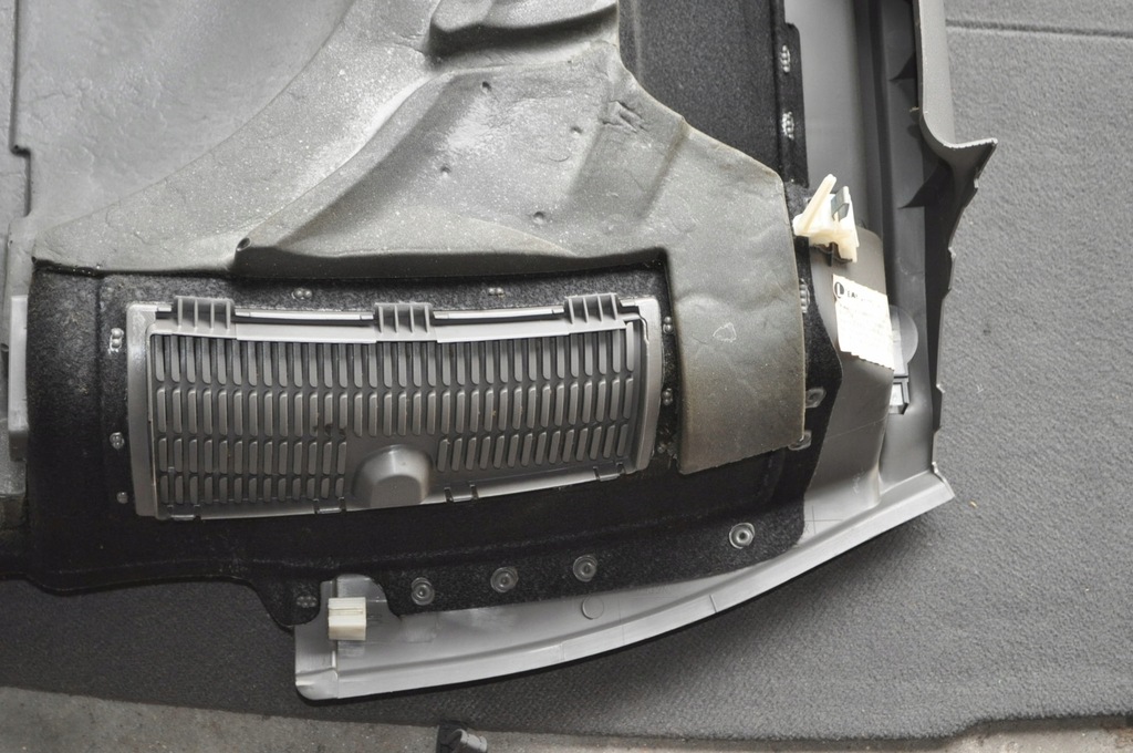 фото №13, Audi a2 обивка обшивка багажника swing