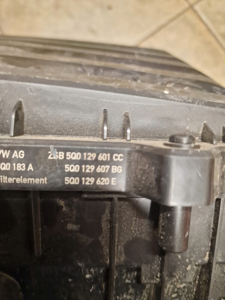 фото №4, Корпус фильтра воздуха vw t-roc 5q0129601cc