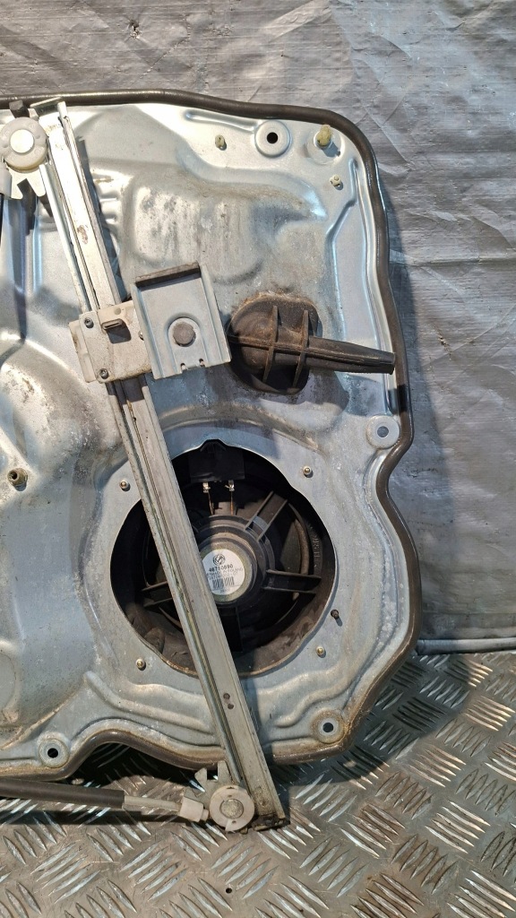 Купить Подъемник стекло лист правый перед fiat croma