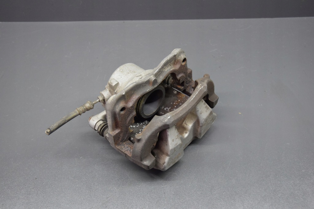 фото №5, Суппорт прижим правый bmw 3 g20 g21 5 g30 g31 x3 g01