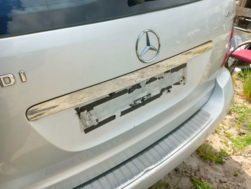фото №1, Молдинг декоративная крышки багажника ml w164 mercedes