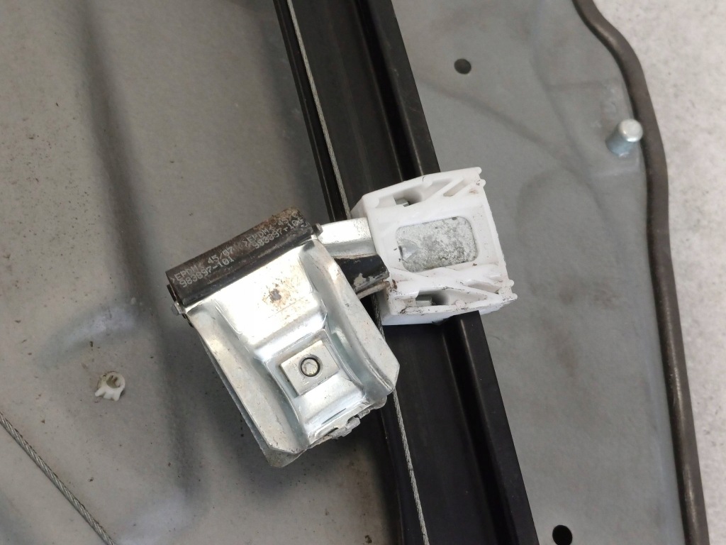 Підйомник вікон лівий перед mercedes w245 5d a1697202779 nr129 Зі Шроту