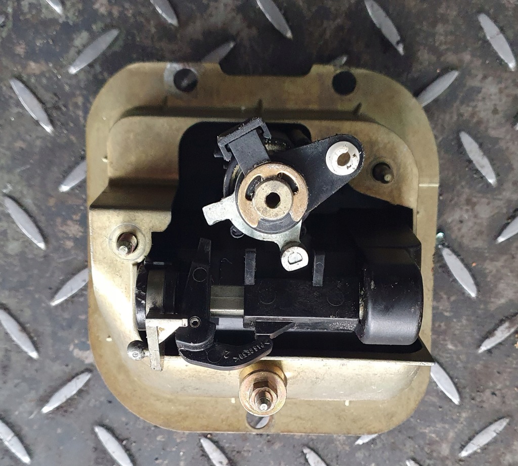 фото №2, Замок кришки seat ibiza ii lift