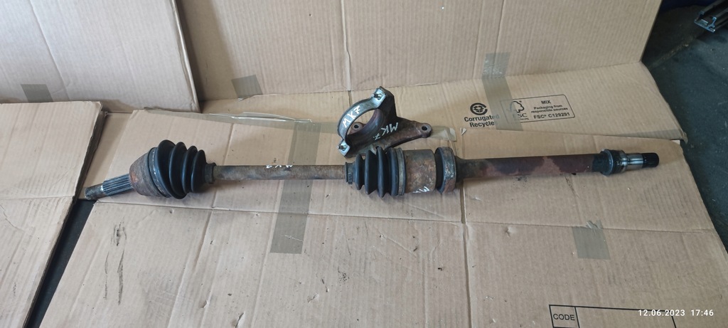 фото №1, Ford fiesta mk7 привідний вал półośka права + підпора 1.25