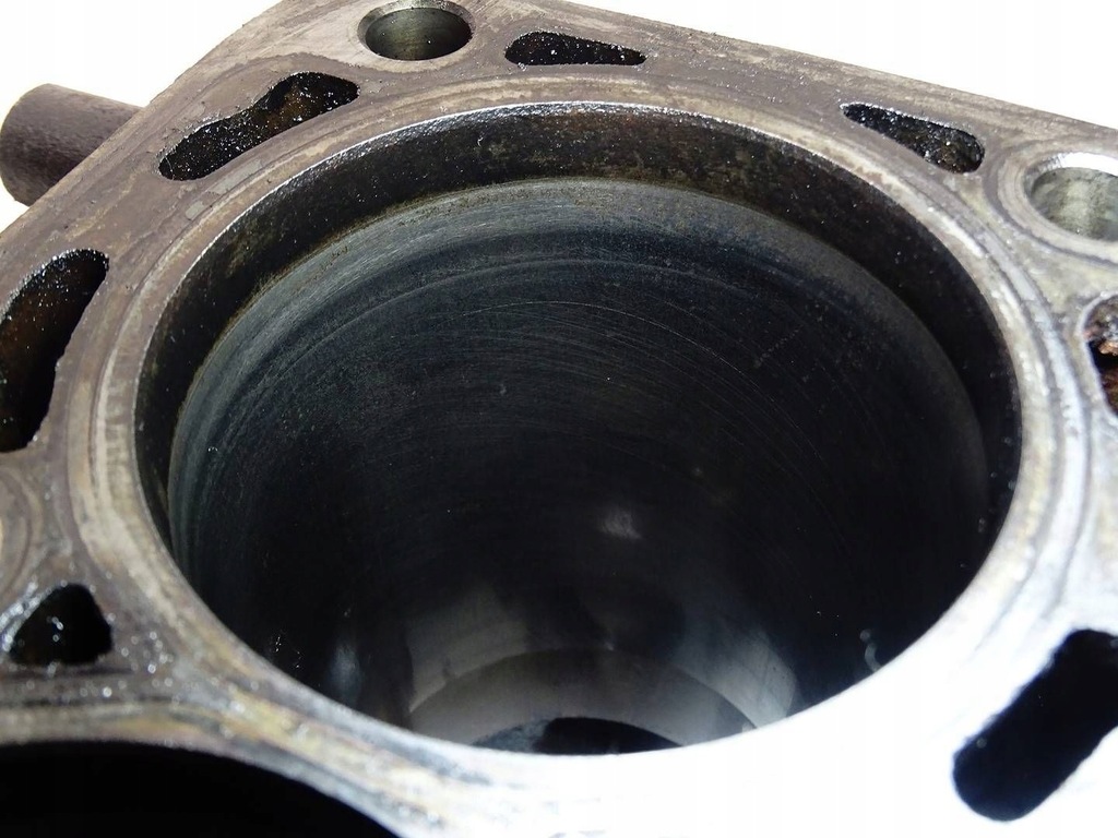 фото №5, Блок двигуна skoda superb ii passat b7 q3 2.0 tdi 140km cffb cff 03l021ca