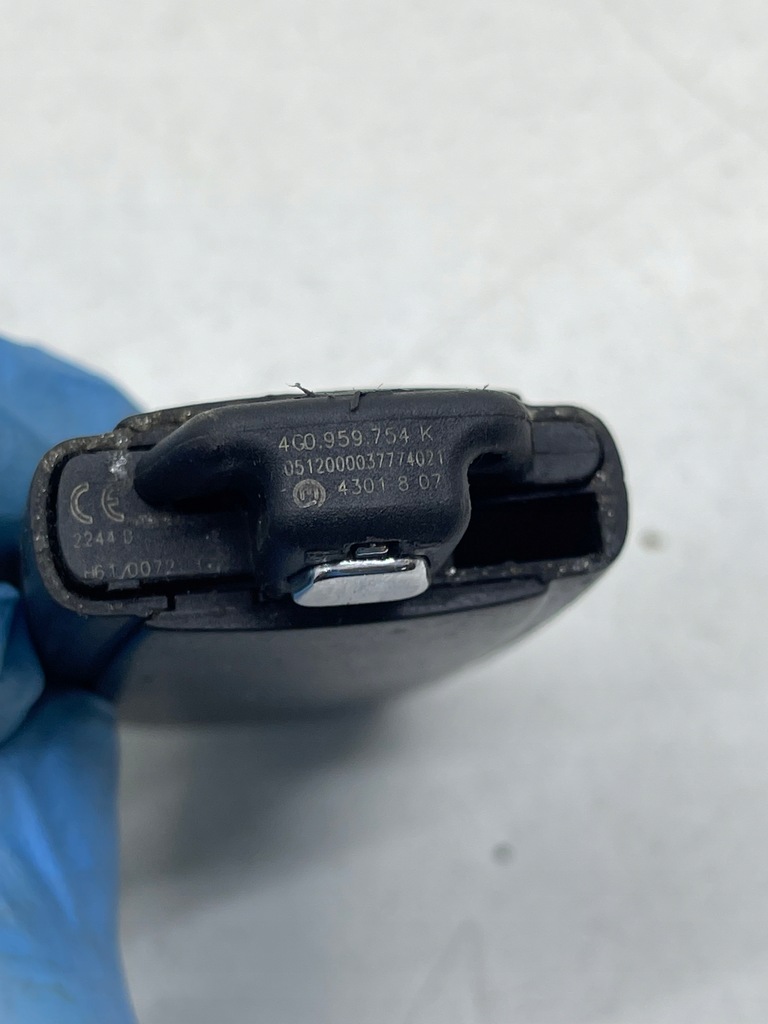 фото №13, Audi a6 c7 pilot ключ передатчик жало исправный!
