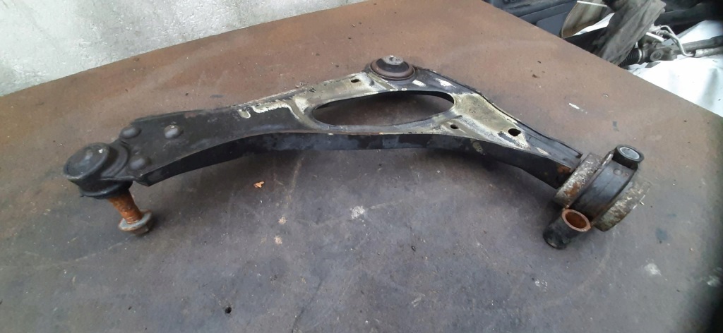 фото №7, Рычаг правый перед vito mercedes w447