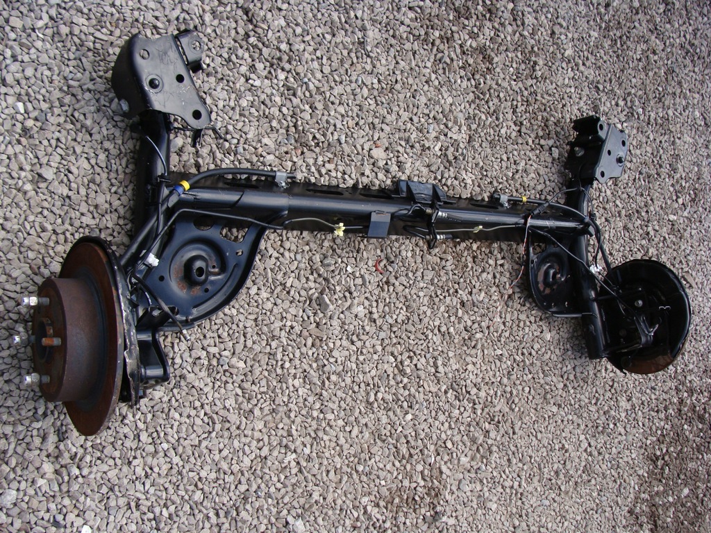 фото №1, Балка oś задня nissan cube !!!