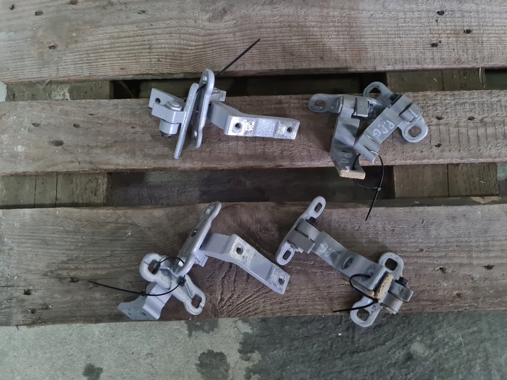 фото №1, Петля петли дверь volvo xc40 левый правый перед задняя dół góra 729