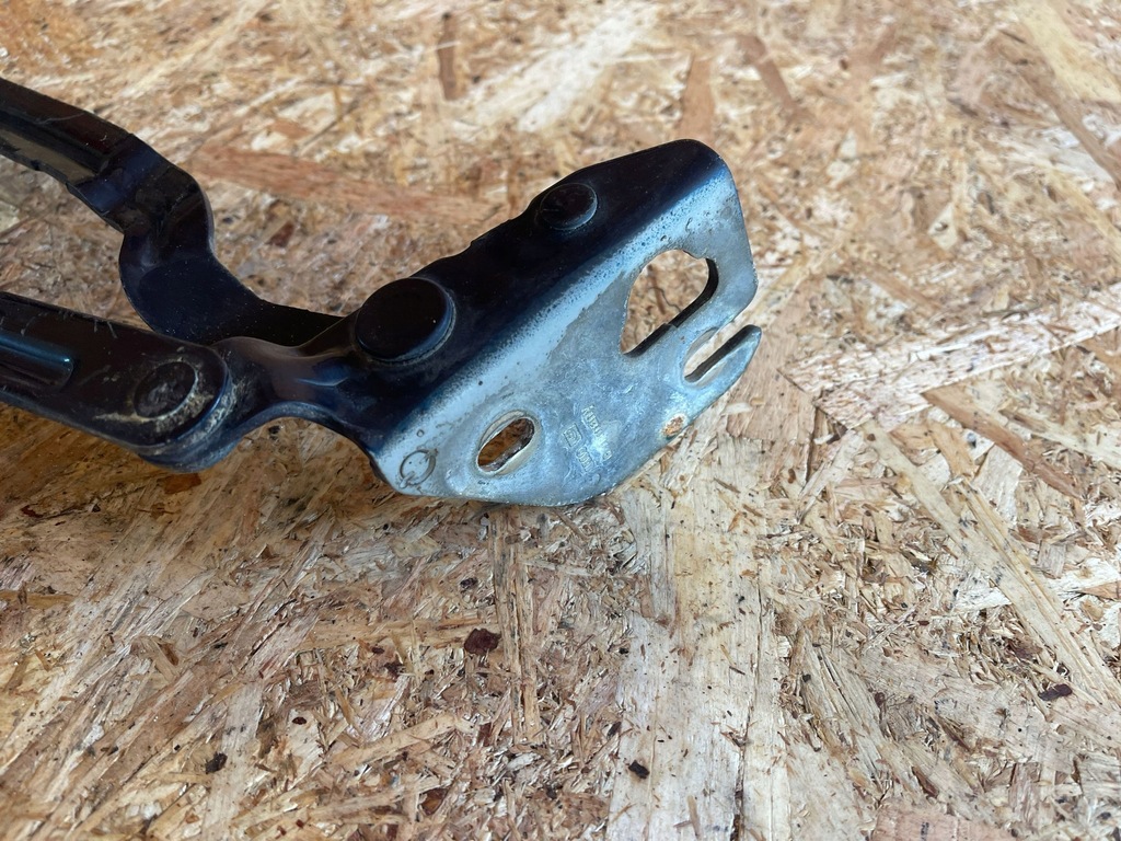 фото №5, Audi a6 s6 c5 4b 1998 перед сторона ліва петля кришки задній багажника