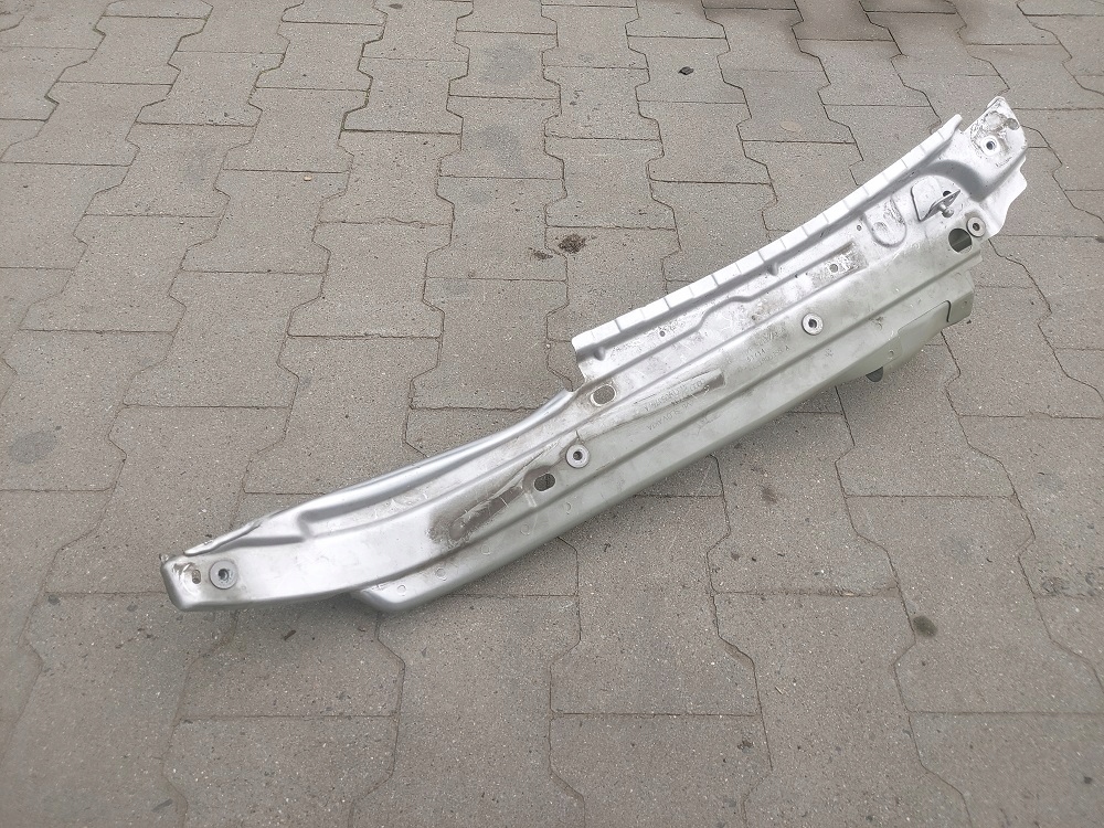 фото №1, Audi q7 4l0 підкрилок кронштейн крила правий перед